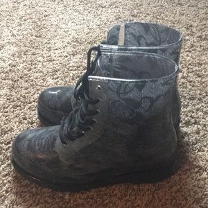 Combat rain boots (:
